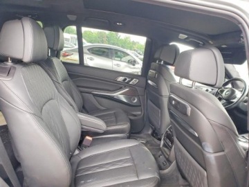 BMW X7 2024 BMW X7 M60i 2024 4.4 Benzyna 523KM, zdjęcie 10