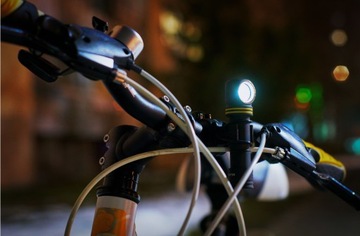 КОМПЛЕКТ МОЩНОГО СВЕТОДИОДНОГО ВЕЛОСИПЕДНОГО ФОНАРА ELF C2 MICRO-USB БЕЛЫЙ 1100LM ПЕРЕДНЯЯ РУЧКА