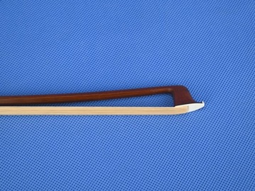 Деревянный смычок для скрипки Artino 4/4, BF-15 VN