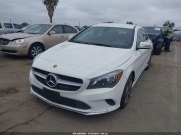 Mercedes CLA C117 2018 Mercedes-Benz CLA 250 Coupe 2.0 Benzyna 208KM, zdjęcie 2