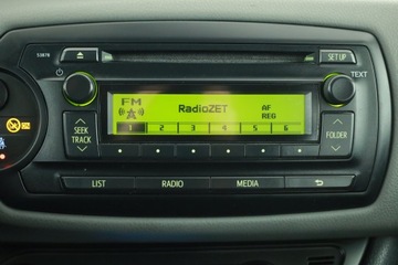 Toyota Yaris III Hatchback 5d Facelifting Hybrid 100KM 2016 Toyota Yaris 1.5 Hybrid, Salon Polska, Automat, zdjęcie 8