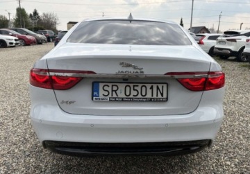 Jaguar XF II Sedan 2.0 i4D 163KM 2017 Jaguar XF Samochod z gwarancja 2.0 Diesel 163KM, zdjęcie 4