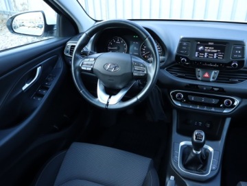 Hyundai i30 III Hatchback 1.4 MPI 100KM 2018 Hyundai i30 1.4 CVVT, Salon Polska, VAT 23%, zdjęcie 6