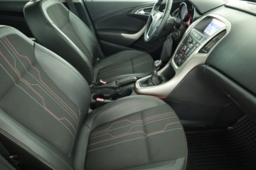 Opel Astra J Sports Tourer 1.4 Turbo ECOTEC 140KM 2012 Opel Astra 1.4 T, Navi, Klima, Parktronic, zdjęcie 6