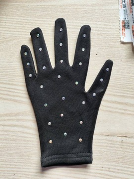Непрозрачные черные перчатки