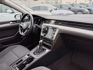 Volkswagen Passat B8 Variant Facelifting 1.5 TSI EVO 150KM 2022 Volkswagen Passat FV23 LED Salon PL APP-Connect od Dealera 1.5 Benzyna, zdjęcie 11