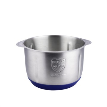 Электрическая мясорубка емкостью 5 литров.