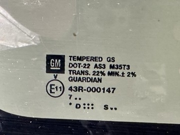 CADILLAC ESCALADE ESV SUBURBAN GMC YUKON XL 07-14R SKLO (OKNO) KAROSERIE RH