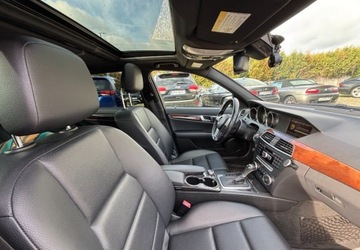 Mercedes Klasa C W205 2014 Mercedes-Benz Klasa C Wersja Avantgarde AMG 3.5 Benzyna 231KM, zdjęcie 13