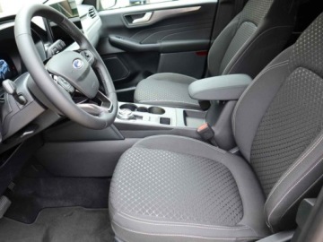 Ford Kuga III SUV Facelifting 2.5 FHEV 180KM 2025 Od ręki - Titanium 2.5 FHEV 180KM / Pakiet Winter, Driver Assistance, zdjęcie 4