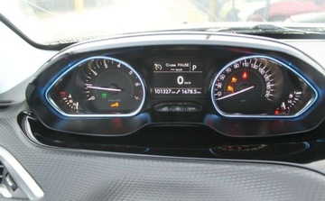 Peugeot 2008 I SUV Facelifting 1.2 PureTech 110KM 2018 Peugeot 2008 1.2 Benzyna 110KM, zdjęcie 14