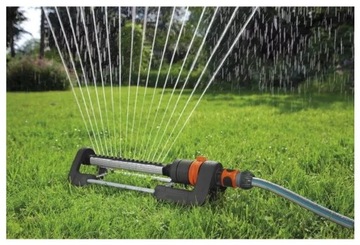 КОЛЕБАТЕЛЬНЫЙ САДОВЫЙ ДОЖДЕВАТЕЛЬ, РЕГУЛИРУЕМЫЙ