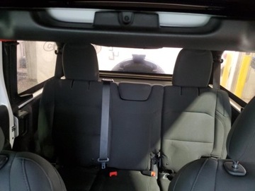 Jeep Wrangler III Unlimited Facelifting 3.6 V6 286KM 2018 Jeep Wrangler UNLIMITED SPORT, V6, od ubezpieczyciela 3.6 Benzyna 285KM, zdjęcie 8