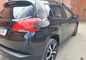 Peugeot 2008 I SUV 1.2 PureTech 110KM 2015 Peugeot 2008 Urban Cross LED Nawigacja GetHelp 1.2 Benzyna 110KM, zdjęcie 3