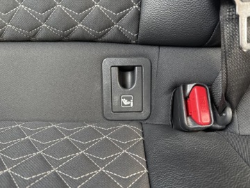 Toyota C-HR I Crossover Facelifting 2.0 Hybrid Dynamic Force 184KM 2020 Toyota C-HR 2.0 Hybrid Executive 2.0 Hybrid Execut, zdjęcie 23