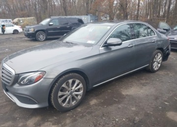 Mercedes Klasa E W213 2019 Mercedes-Benz Klasa E 2019r., E 300 4matic, 2L, od ubezpieczalni 2.0 244KM, zdjęcie 1