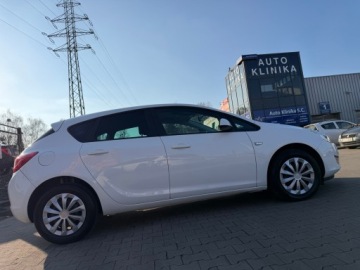 Opel Astra H Hatchback 5d 1.4 TWINPORT ecoFLEX 90KM 2011 Opel Astra ZAMIEŃ swoje auto zostaw w rozliczeniu – Dowóz pod dom, zdjęcie 2