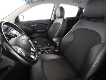 Hyundai ix35 SUV Facelifting 1.6 GDI 135KM 2014 Hyundai ix35 niski przebieg półskóra PDC grzane, zdjęcie 12