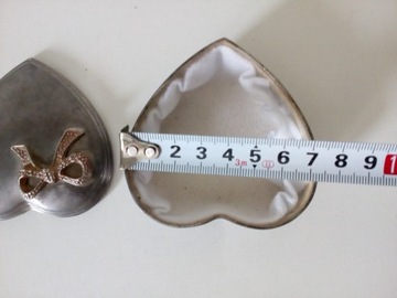 Позолоченная коробочка в форме сердца