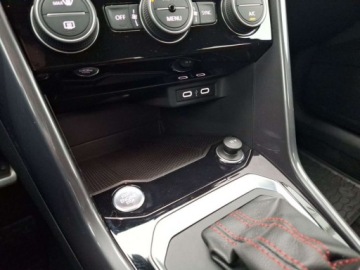 Volkswagen T-Roc I SUV 1.5 TSI ACT 150KM 2021 Volkswagen T-Roc reflektory LED navi kamera Keyless tempomat ACC pod, zdjęcie 17