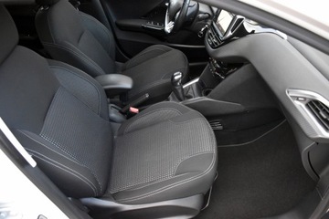 Peugeot 208 I Hatchback 5d Facelifting 1.2 PureTech 82KM 2018 Peugeot 208 I TECH EDITION 1.2MPI 83KM *BOGATA* Piękna Wersja! Jedyna TAKA!, zdjęcie 24