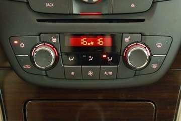 Opel Insignia I Hatchback 2.0 CDTI ECOTEC 160KM 2013 Opel Insignia 2.0 CDTI, Salon Polska, 4X4, Skóra, zdjęcie 11