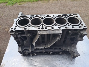 BLOK SILNIKA VOLVO D5204T7 09487202