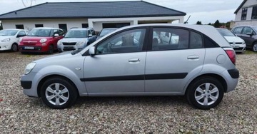 Kia Rio II Sedan 1.4 i 16V 97KM 2009 Kia Rio Kia Rio 1.4 Benzyna 97KM, zdjęcie 11