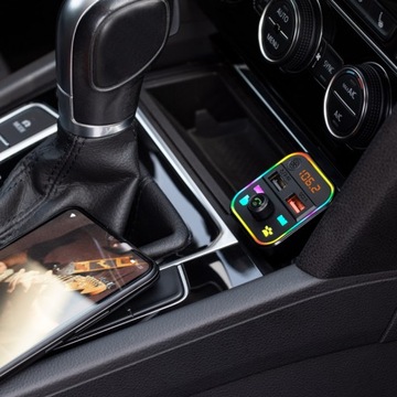 Автомобильный FM-передатчик с функцией Bluetooth.