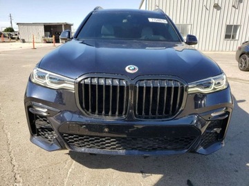 BMW X7 2022 BMW X7 M50i 2022 4.4l 4.4 Benzyna 523KM, zdjęcie 5