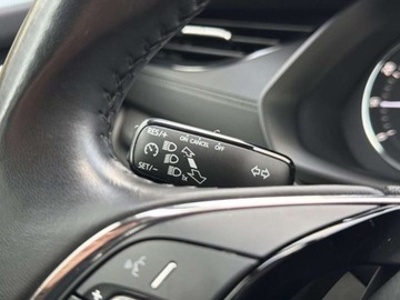 Skoda Octavia IV Liftback 1.0 TSI EVO 110KM 2022 Skoda Octavia Ambition Czujniki parkowania przodtyl Lane Assist Faktura Va, zdjęcie 17