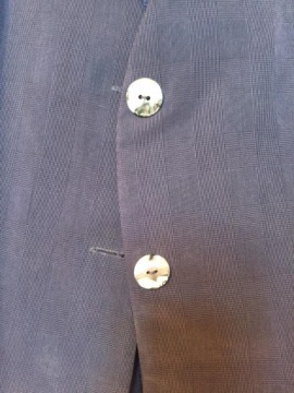 РАСПРОДАЖА ГАРДЕРОБНЫЙ ЖИЛЕТ С ФИРМЕННЫМИ ПУГОВИКАМИ РАЗМЕР 38