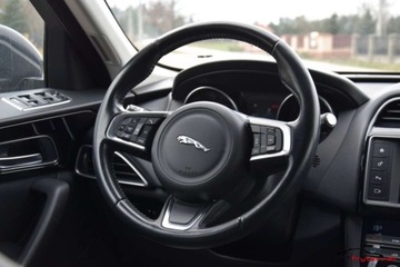 Jaguar F-Pace SUV 2.0 i4D 180KM 2017 Jaguar F-Pace 2.0 i4D (180 KM) SkoraNawigacjaK..., zdjęcie 31