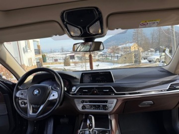 BMW Seria 7 G11-G12 Sedan Facelifting 3.0 740d 340KM 2020 BMW 7 740 d Tylna oś skrętna, zdjęcie 9