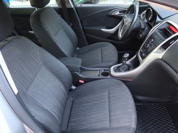 Opel Astra J Hatchback 5d 1.6 Twinport ECOTEC 115KM 2010 Opel Astra 1.6 16V, Klima, Klimatronic,ALU, zdjęcie 8