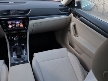 Skoda Superb III Kombi Facelifting 2.0 TDI 190KM 2019 Skoda Superb 2.0 TDI, Salon Polska, 187 KM, zdjęcie 7