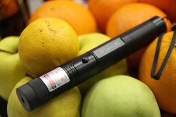 МОЩНЫЙ ЗЕЛЕНЫЙ ЛАЗЕРНЫЙ ДАЛЬНОСТЬ 400 КМ ЛАЗЕРНЫЙ УКАЗАТЕЛЬ