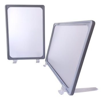 Пластиковая рамка А4 на ножках с защитной пленкой.