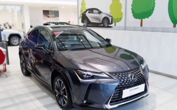Lexus UX 2024 Lexus UX 300h Omotenashi AWD 2.0 Hybryda 199KM, zdjęcie 2