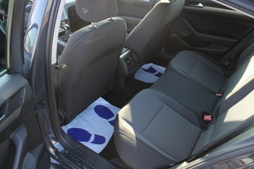 Volkswagen Passat B8 Limousine Facelifting 1.5 TSI EVO 150KM 2021 Volkswagen Passat ESSENCE App-Connect LED F-vat, zdjęcie 24