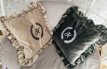 ВЕЛУРОВАЯ НАВУШКА 40Х40 МОНОГРАММА С ВЫШИВКОЙ