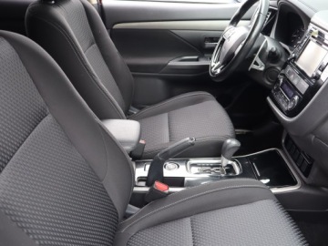 Mitsubishi Outlander III SUV Facelifting 2017 2.0 150KM 2017 Mitsubishi Outlander 2.0, Salon Polska, 4X4, zdjęcie 8