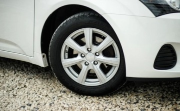 Toyota Avensis III Wagon Facelifting 1.8 Valvematic 147KM 2014 Toyota Avensis 1.8 benzyna 147KM LIFT po serwisie bezwypadkowy 1.8 Benzyna, zdjęcie 5