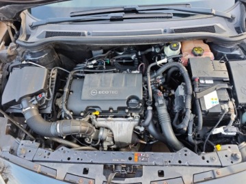 Opel Astra J GTC 1.4 Turbo ECOTEC 140KM 2014 OPEL ASTRA GTC MAŁY PRZEBIEG, zdjęcie 14