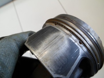 FORD B-MAX 1.0 ECOBOOST M1JA PÍST Z OJNICE