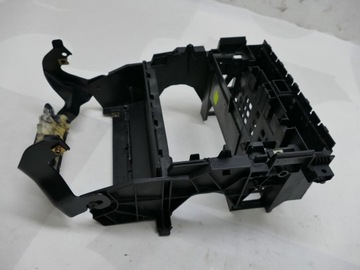 AUDI A4 B7 RAMKA RADIA KOSZ WNĘKA POD RADIO