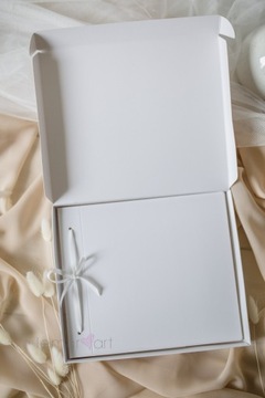 Белая коробка 20х24 для фотоальбома с фотографиями фото принца Упаковка