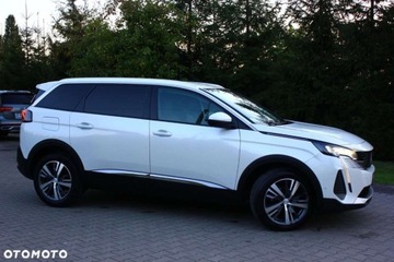 Peugeot 5008 II Crossover Facelifting 1.5 BlueHDi 130KM 2021 Peugeot 5008 Peugeot 5008 1.5 BlueHDI Allure SampS 1.5 Diesel 130KM, zdjęcie 2