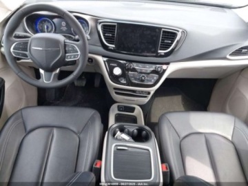 Chrysler Pacifica II 2024 Chrysler Pacifica Touring L 2024 3.6l 3.6 Benzyna 287KM, zdjęcie 9