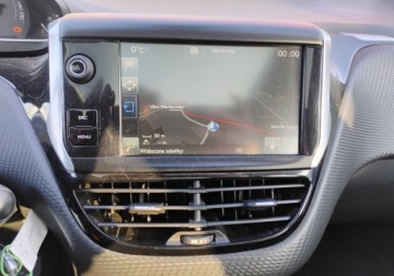 Peugeot 2008 I SUV Facelifting 1.2 PureTech 110KM 2017 Peugeot 2008 2017r, SALON POLSKA, 1.2 Benzyna. Lekko uszkodzony przod. Jez, zdjęcie 13